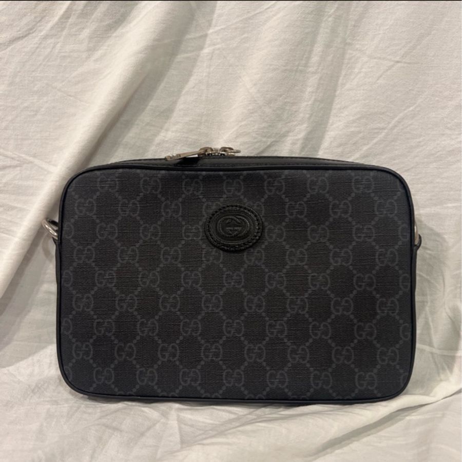 全新Gucci INTERLOCKING G斜背包 男包 手拿包-1