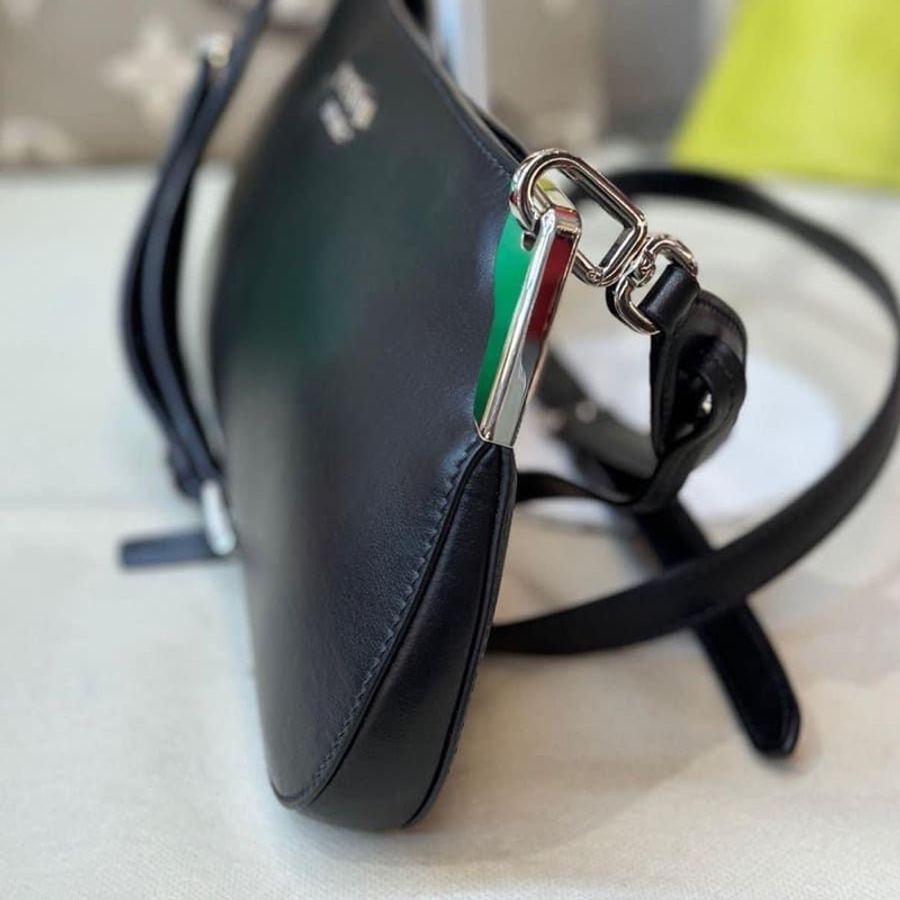 PRADA 黑色 全皮革 Sidonie 系列 背包 斜背包 側背包 超時髦 男女同款 買五萬 割愛21800 只用過一次 9新 閒置 要買-12