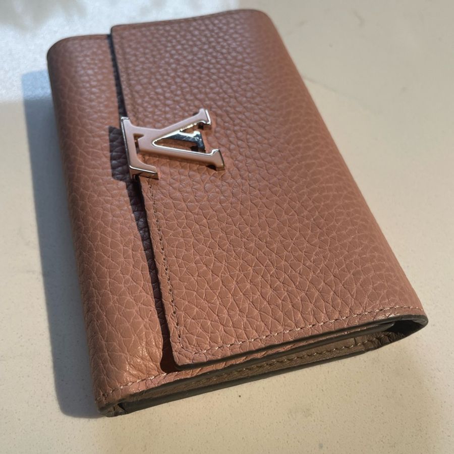 Louis Vuitton Capucines 小型錢包-3