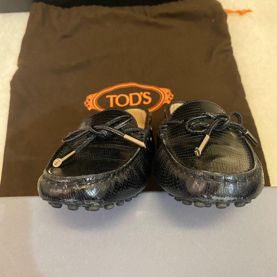 Tod’s豆豆鞋深藍近黑色-10