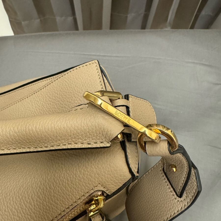Loewe puzzle-13