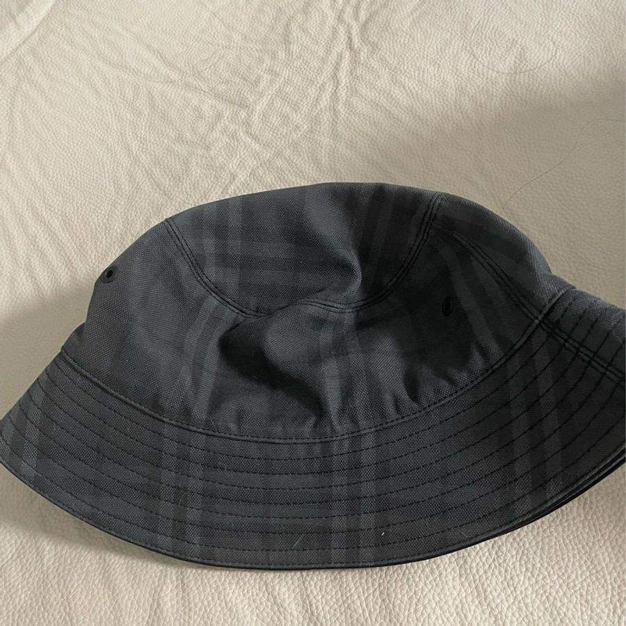 Burberry 菱格紋logo紳士帽 s號-1