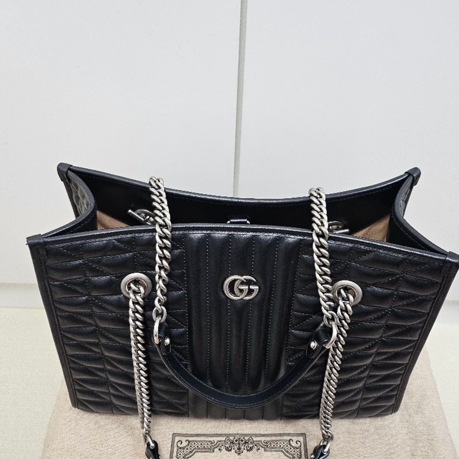 Gucci GG Marmont 銀Logo絎縫肩背包-6
