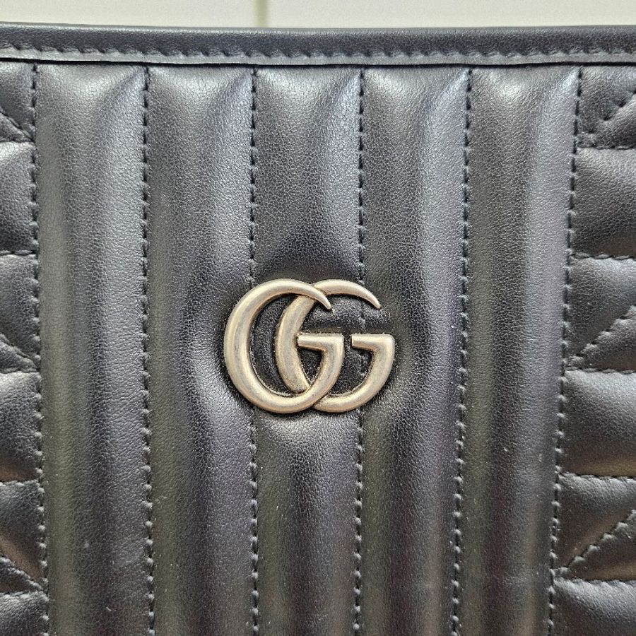 Gucci GG Marmont 銀Logo絎縫肩背包-8