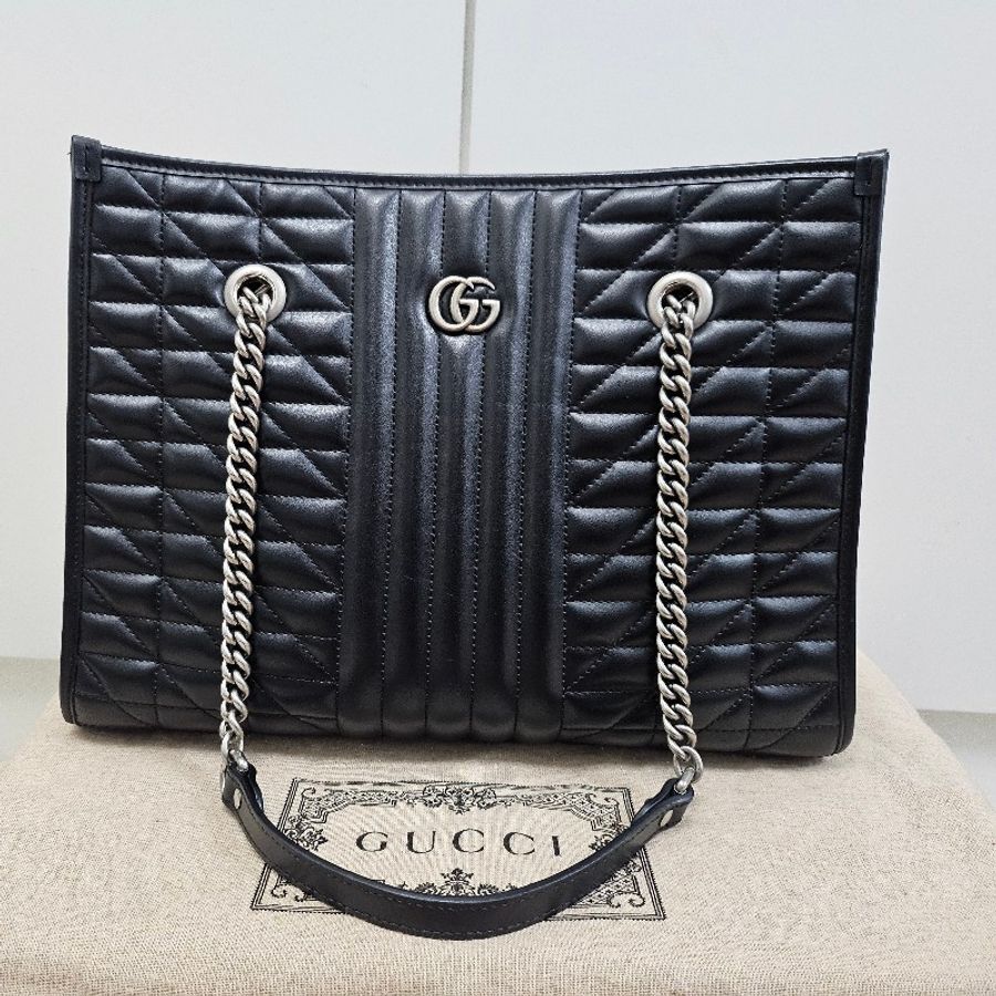 Gucci GG Marmont 銀Logo絎縫肩背包-9