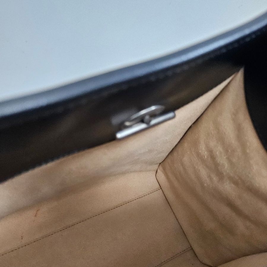 Gucci GG Marmont 銀Logo絎縫肩背包-30