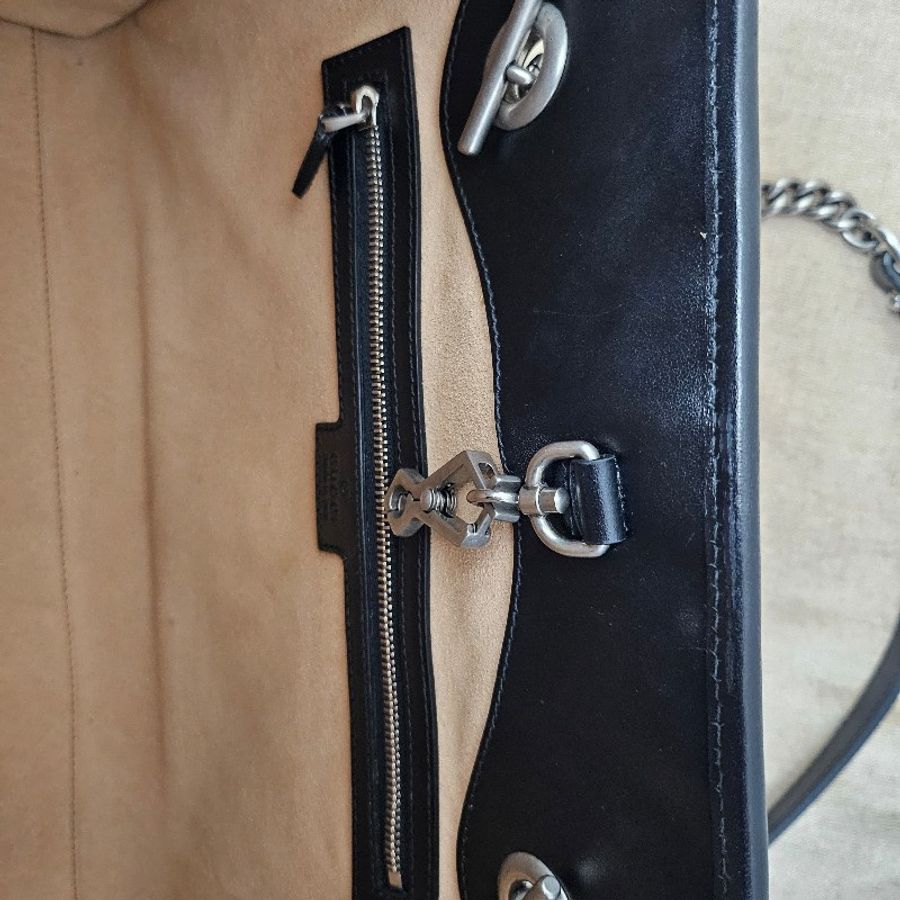 Gucci GG Marmont 銀Logo絎縫肩背包-52