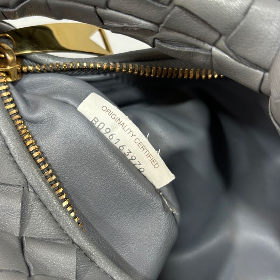 Bottega Veneta灰色小羊皮編織mini Jodie手提包-17