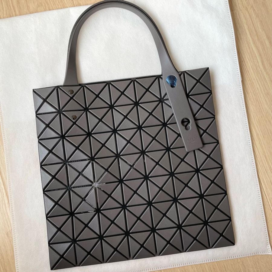 ISSEY MIYAKE 三宅一生 BAOBAO 7x7手提包 霧面灰-0