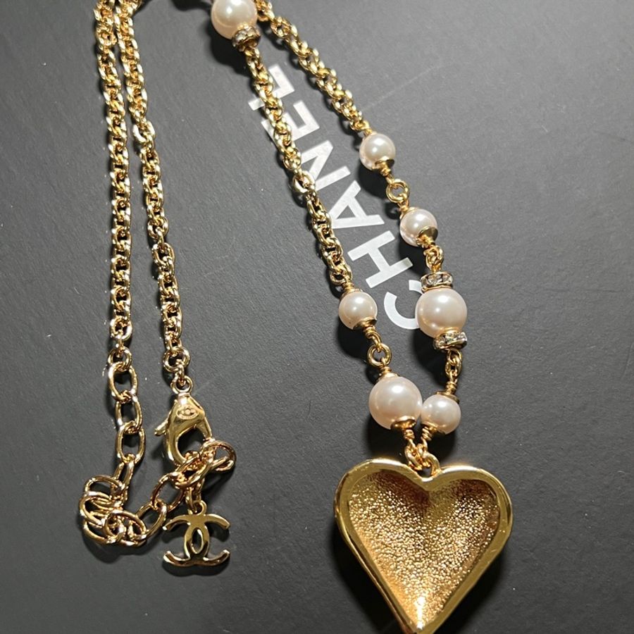 #Chanel 23K 熔岩愛心項鍊❤️ #全新未用 《特惠》-11