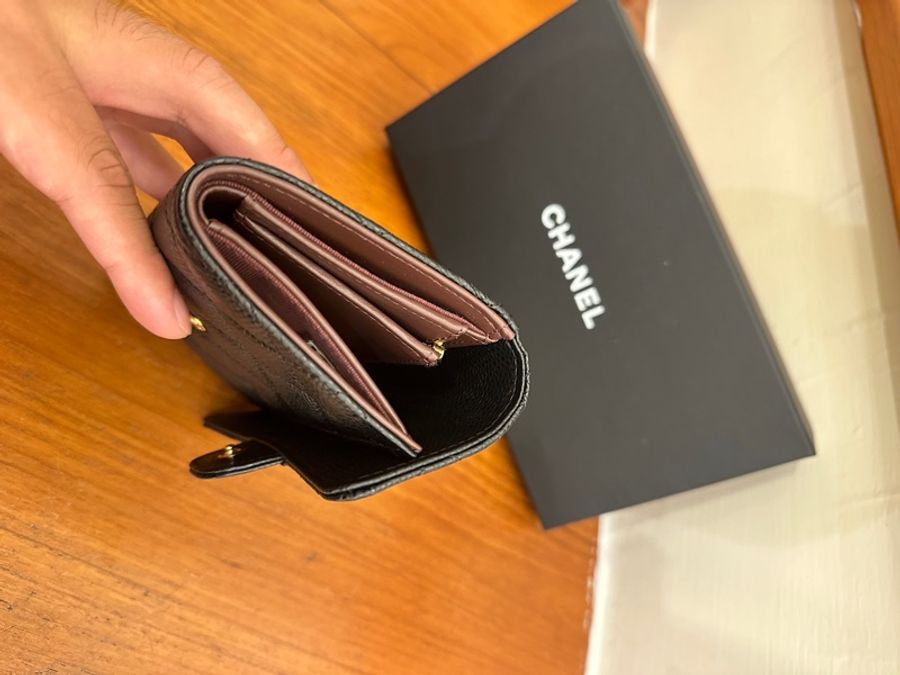 CHANEL 黑荔枝金雙C釦式三折中夾-8