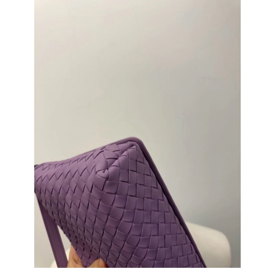 絕版全新BOTTEGA VENETA經典編織小羊皮翻蓋鏈帶斜背包(粉紫 防塵袋應該不見了 購於BV-3