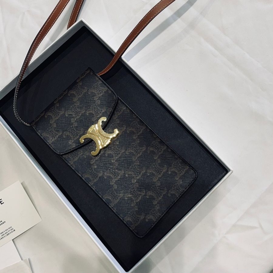 CELINE TRIOMPHE帆布凱旋門LOGO金釦手機包-11