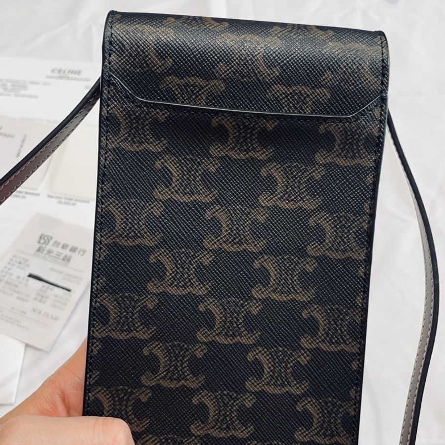 CELINE TRIOMPHE帆布凱旋門LOGO金釦手機包-12