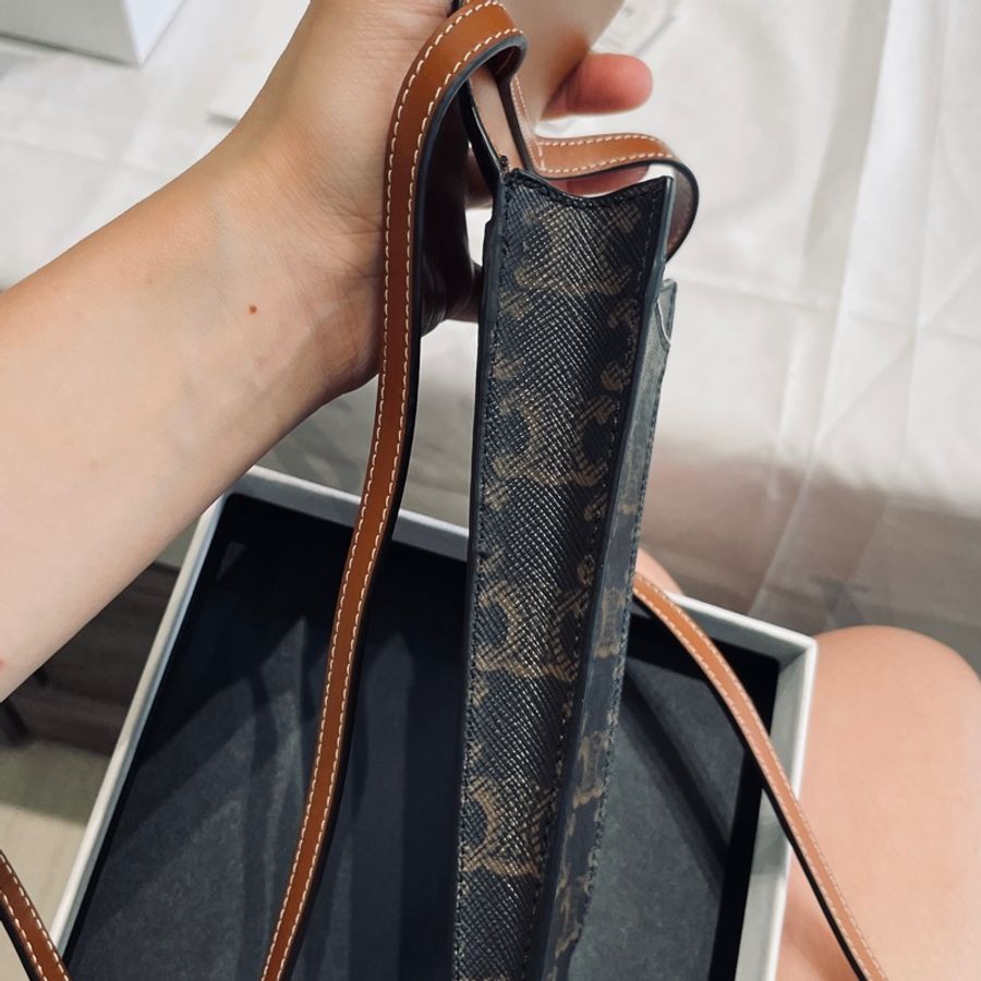 CELINE TRIOMPHE帆布凱旋門LOGO金釦手機包-13