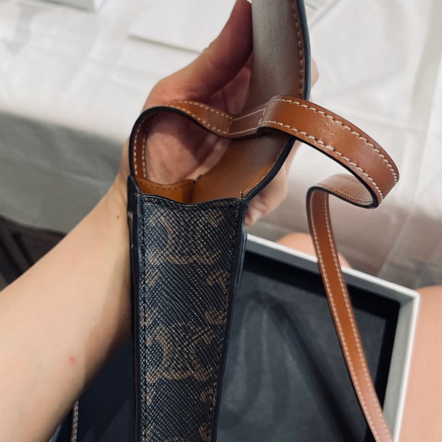 CELINE TRIOMPHE帆布凱旋門LOGO金釦手機包-15