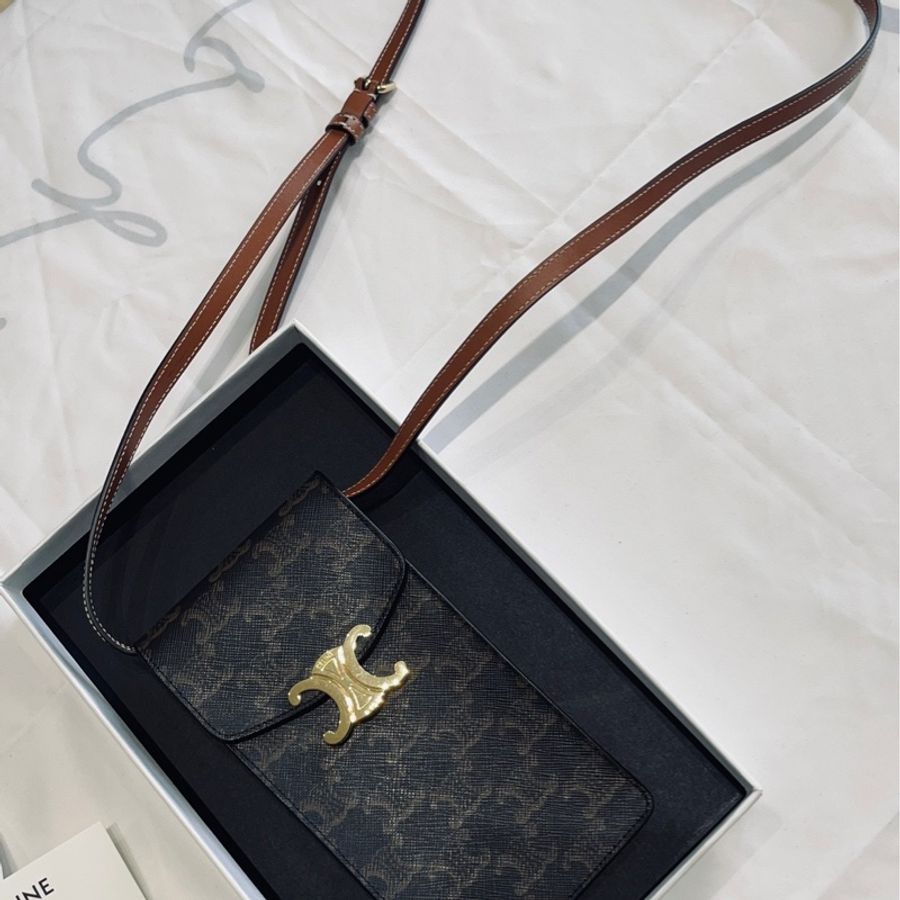 CELINE TRIOMPHE帆布凱旋門LOGO金釦手機包-19