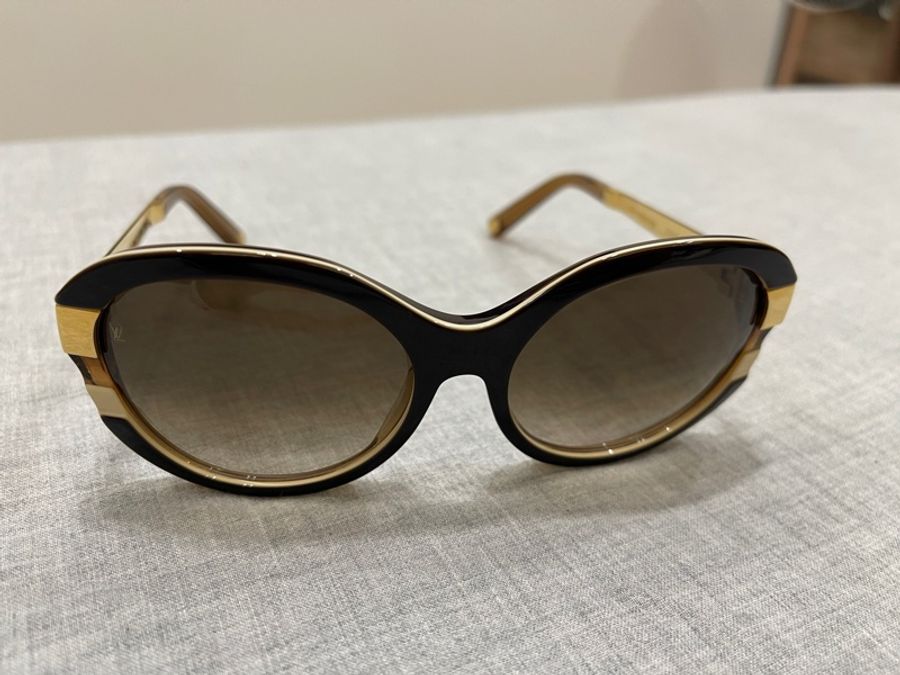 降價 Louis Vuitton金邊貓眼墨鏡-1