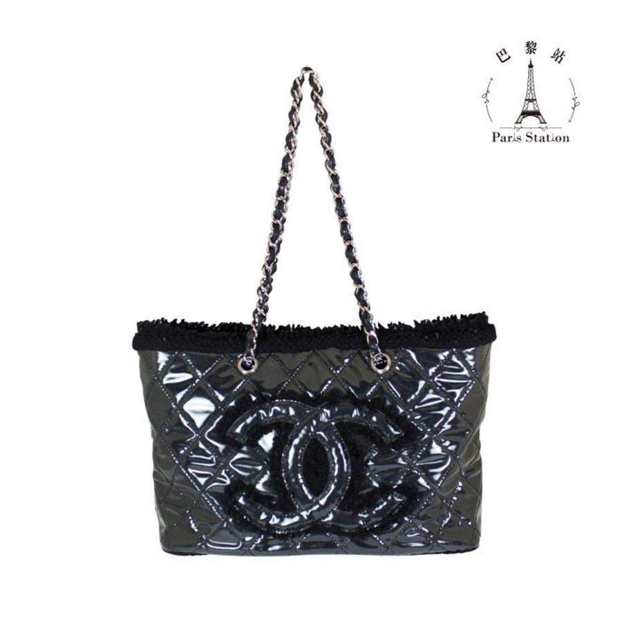 【巴黎站二手名牌專賣店】*現貨*CHANEL香奈兒真品*黑色PVC大雙C絨毛邊銀鍊肩背包-0