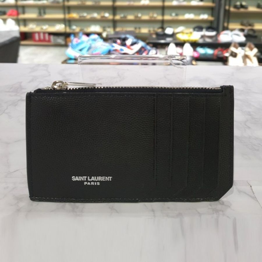 Saint Laurent 609362 魚子醬小牛皮 Monogram多層式拉鏈卡片套 黑色《2024季度★全新商品 》-1