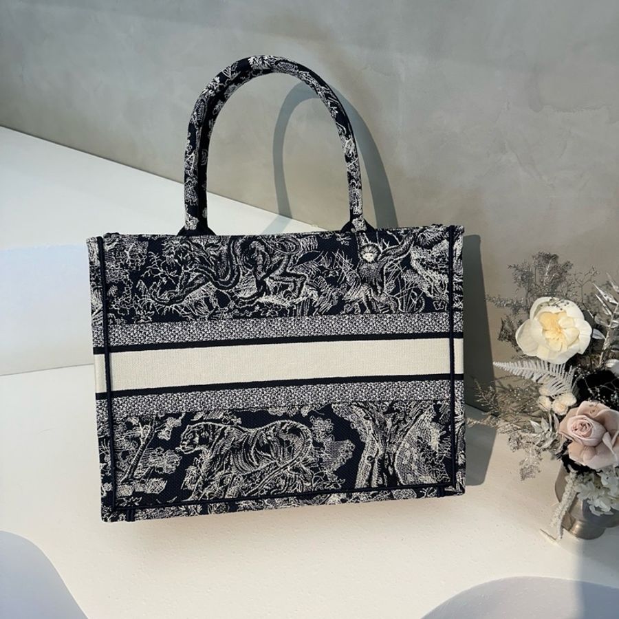 Dior 刺繡動物園tote-5