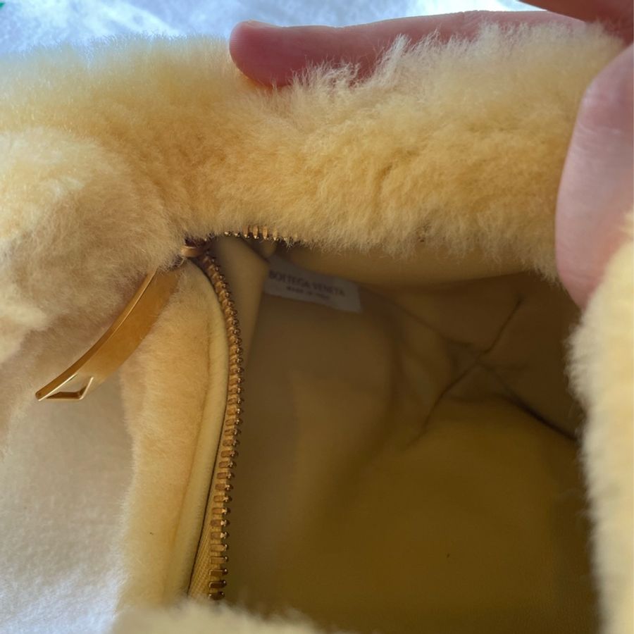Bottega Veneta 泰迪熊 mini shearling Jodie knotted tote BV mini jodie-11
