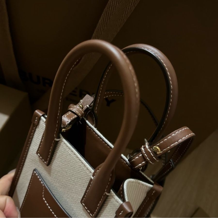 Burberry 迷你托特琴譜包-11