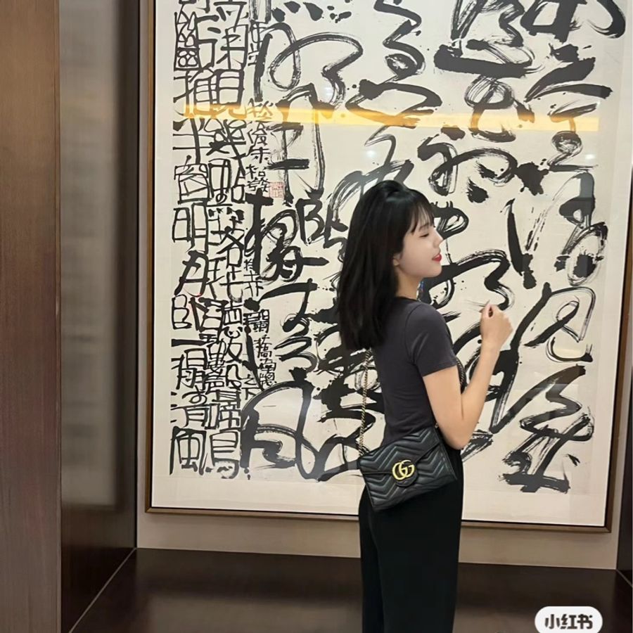 GUCCI Marmont系列绗缝鏈條手袋-35