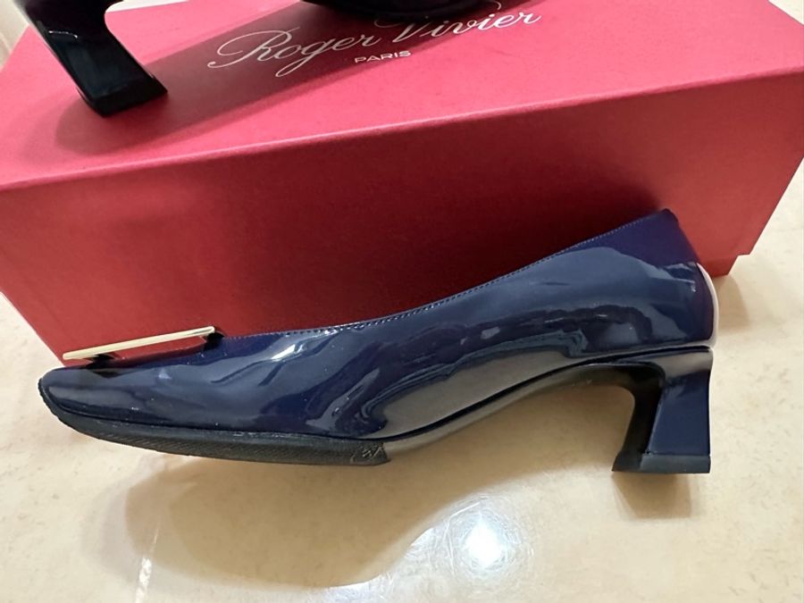 Roger Vivier Trompette 藍色漆皮低跟鞋 (色號:BLU)-6