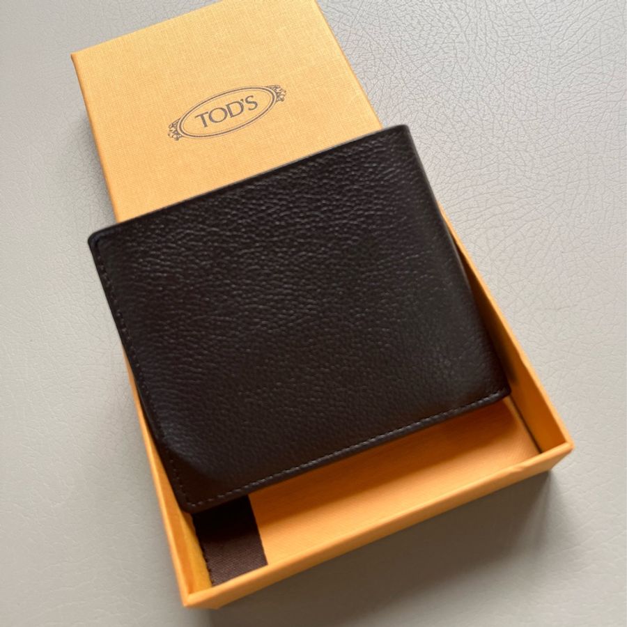Tod’s 咖啡色牛皮零錢袋短夾-1