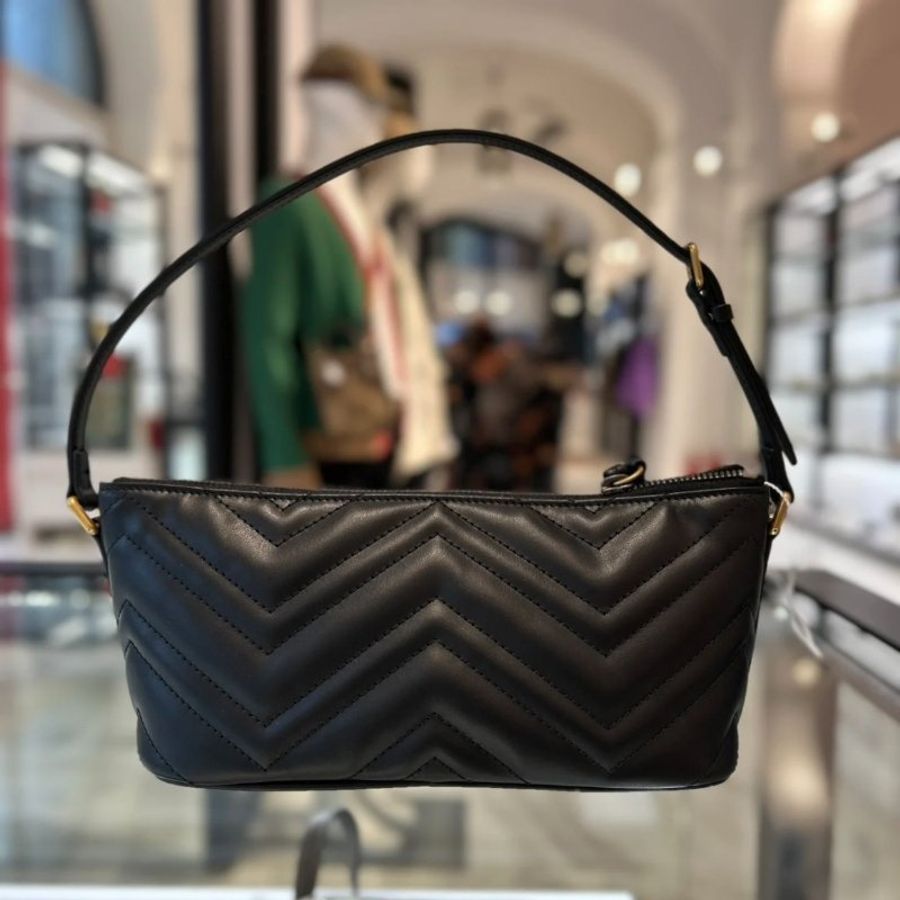 Gucci 739166 GG Marmont 绗缝肩背水餃包 黑色《2024季度★全新商品 》-1