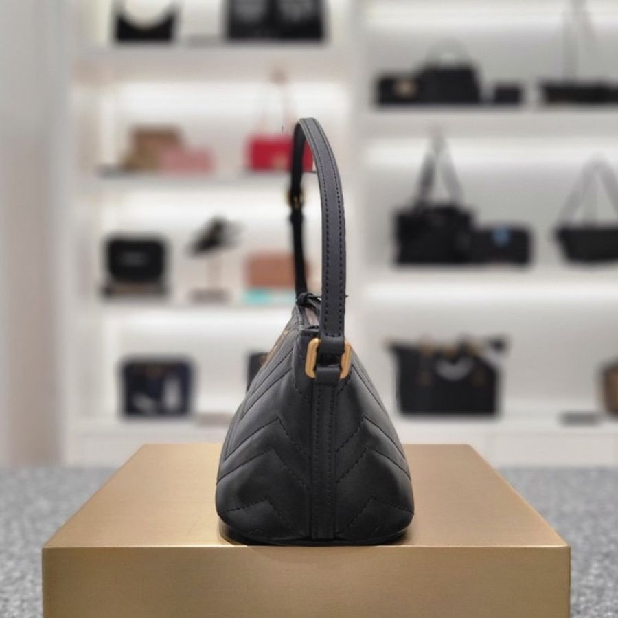 Gucci 739166 GG Marmont 绗缝肩背水餃包 黑色《2024季度★全新商品 》-4