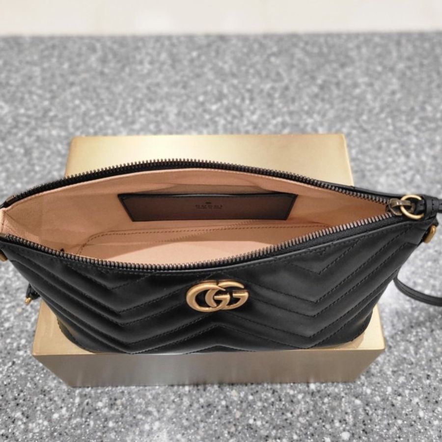 Gucci 739166 GG Marmont 绗缝肩背水餃包 黑色《2024季度★全新商品 》-8