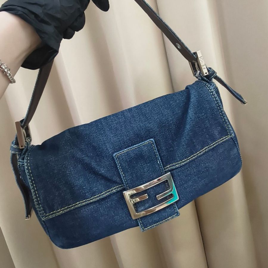 🩵稀少的丹寧款🩵FENDI 經典 Baguette 丹寧包|復古銀釦款 YouTube 🔍:0608vintage 影片可觀看商品細節-1