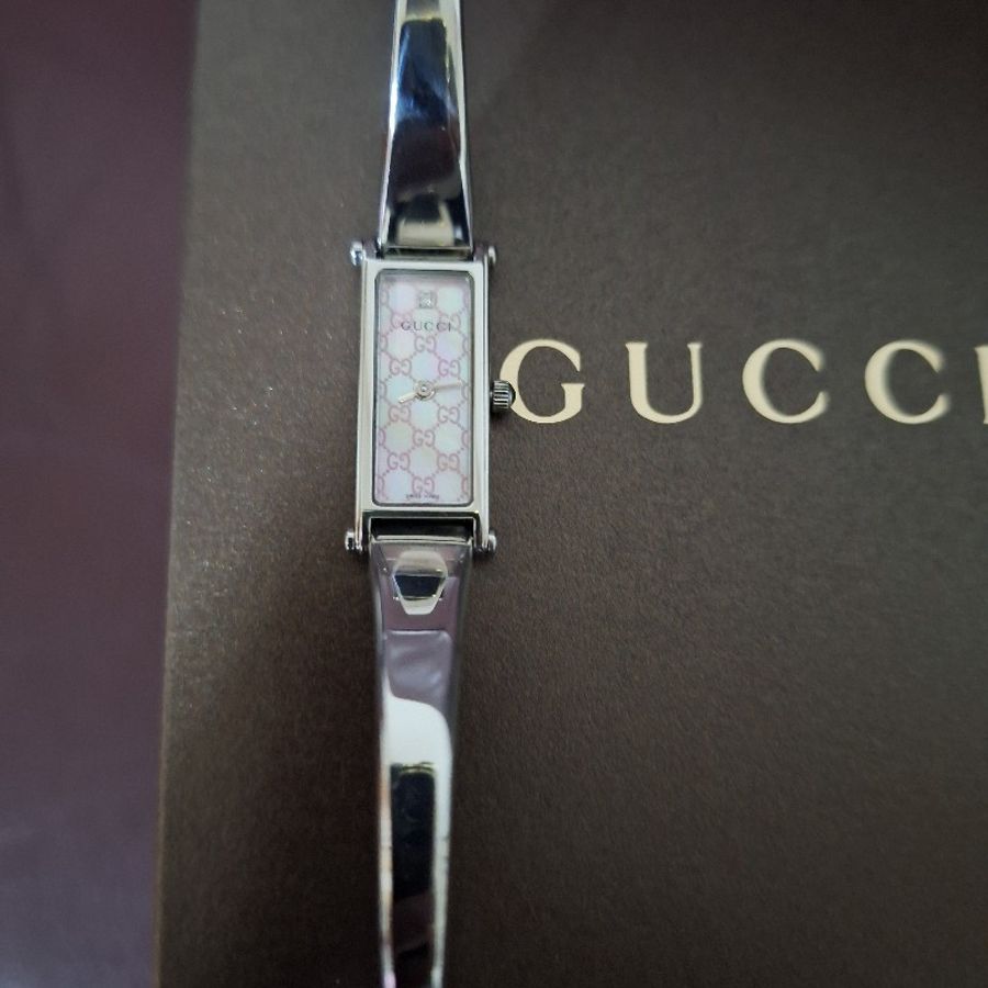 Gucci 1500L 美鑽粉色經典Logo手環錶-2