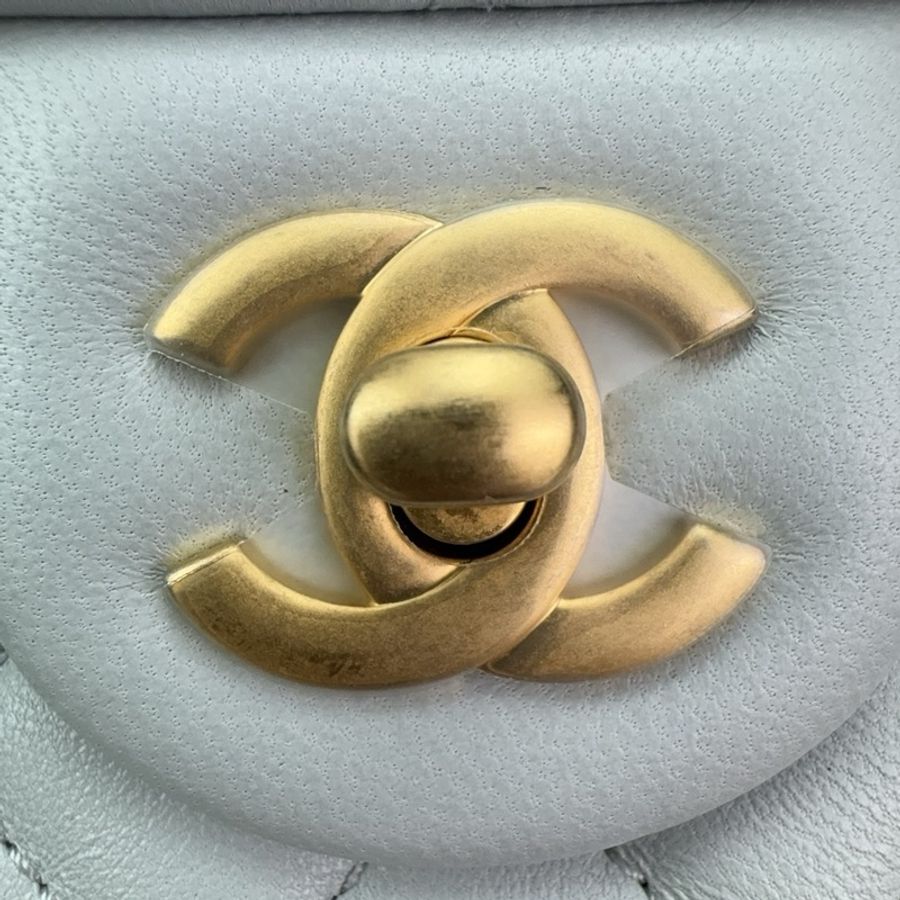 全新‼️#CHANEL 山茶花方胖 #芯片款-8