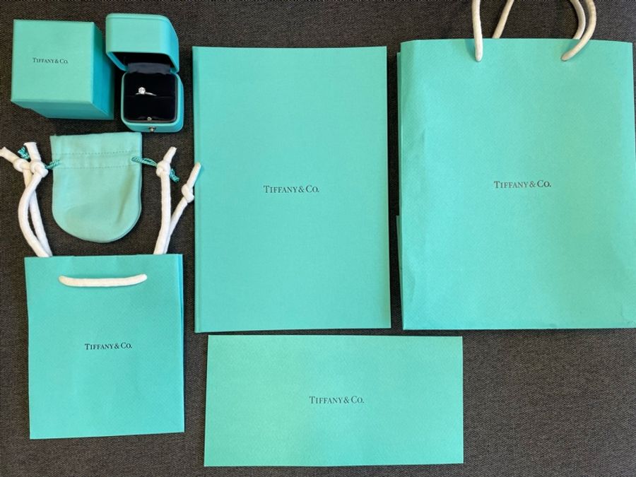Tiffany & Co.經典六爪鑽戒50分-5