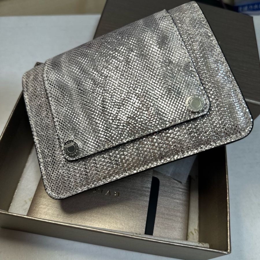寶格麗 BVLGARI Serpenti 銀色 經典水蛇皮 蛇頭小包 (可自行加裝於其他包款肩帶上或搭配皮帶變成小腰包使用)-2