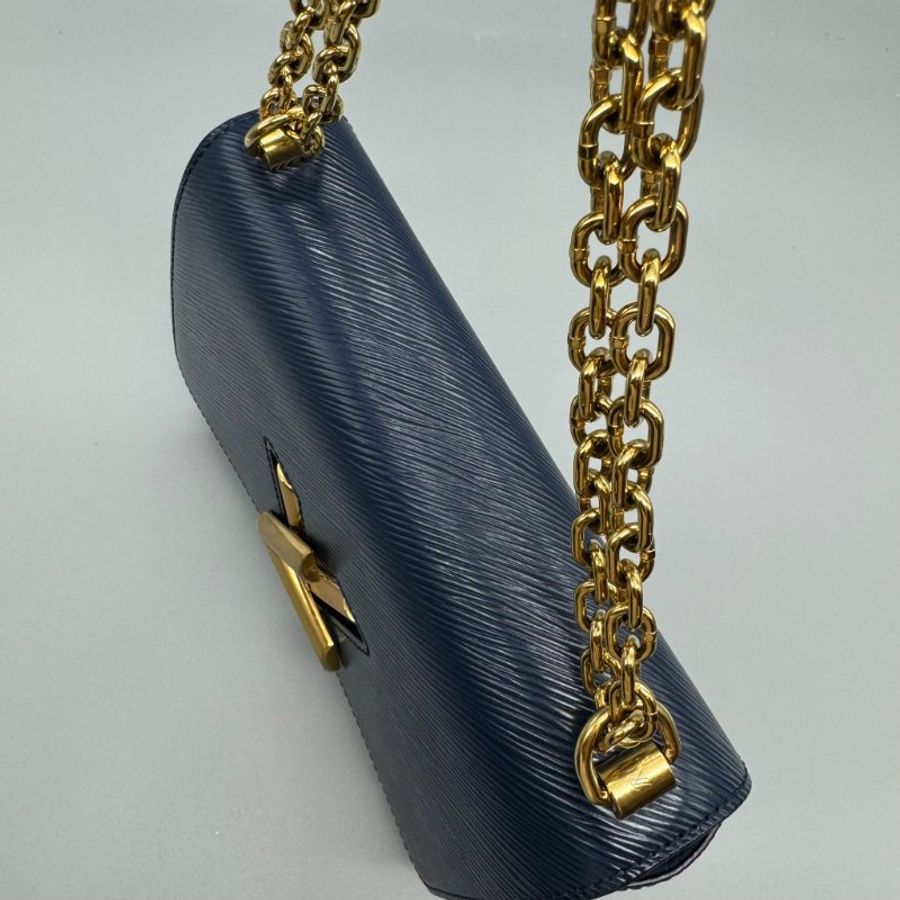 LV TWIST 藍金鏈條包-12