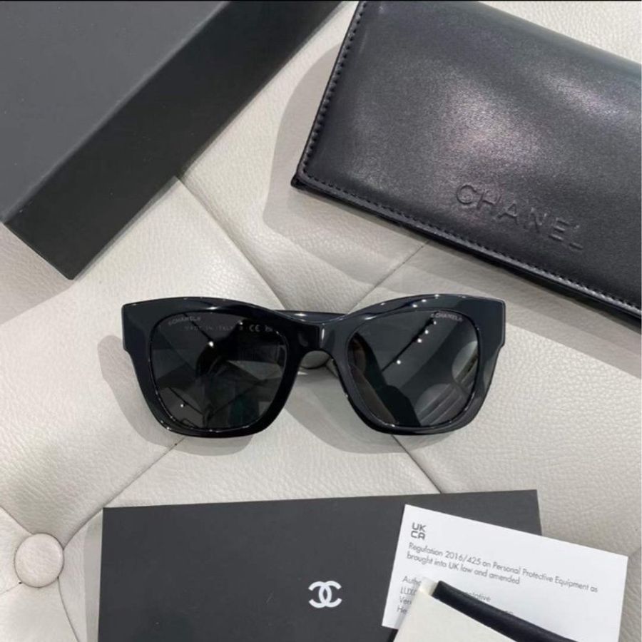 Chanel 愛心造型黑框太陽眼鏡 ch5478 全新全配-1