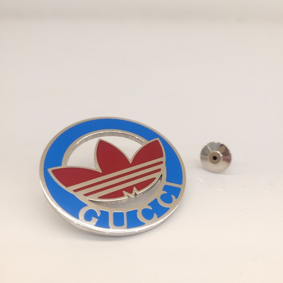 Gucci x Adidas 限量聯名logo 三葉草胸針-3