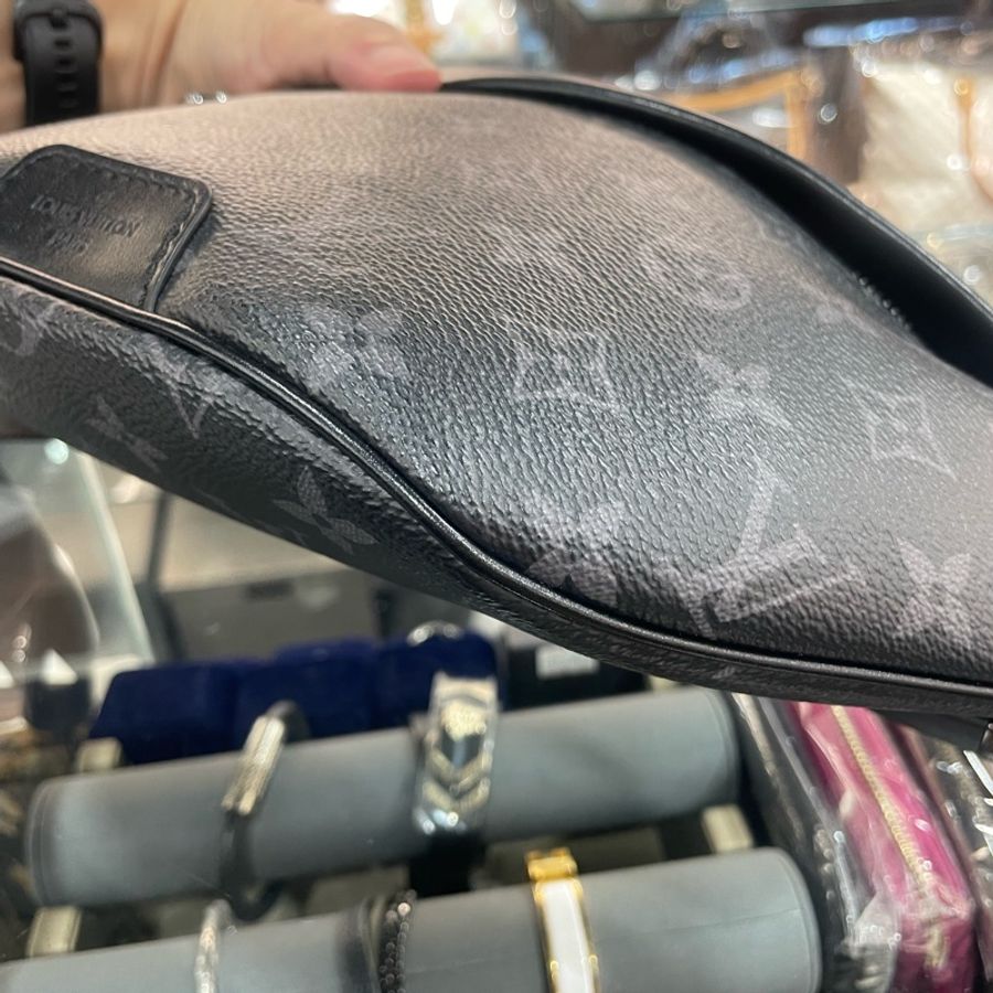 LV 胸口包/腰包 黑花 PM M46035 9成新-15
