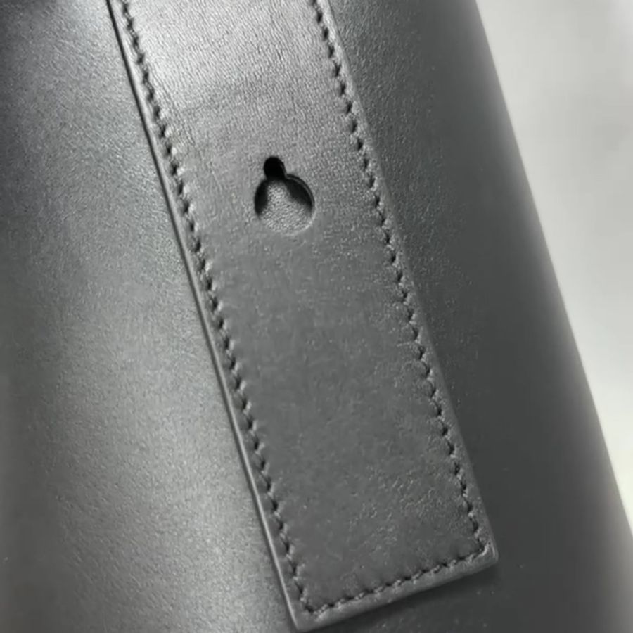 Loewe mini pebble 水桶包-10