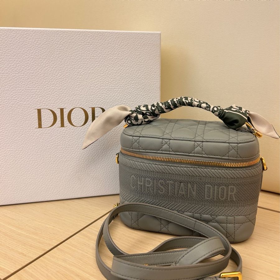Dior 小碼 超甜 DiorTravel 化妝包 超美全皮革 藍灰色 很好裝-0