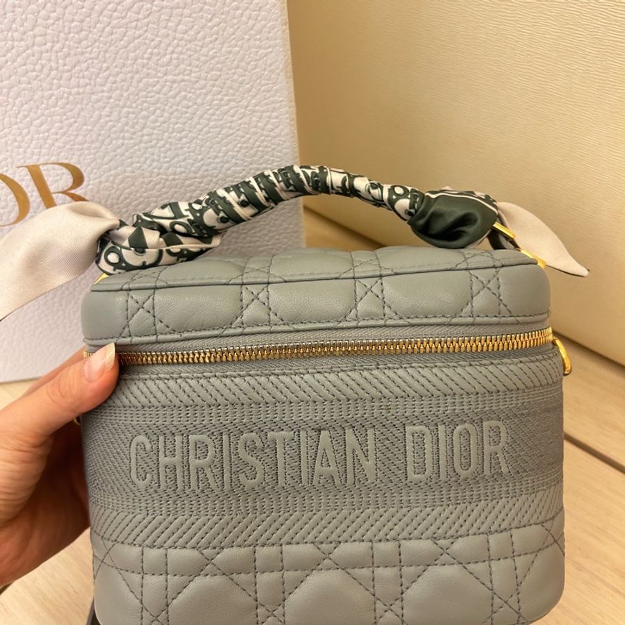 Dior 小碼 超甜 DiorTravel 化妝包 超美全皮革 藍灰色 很好裝-1
