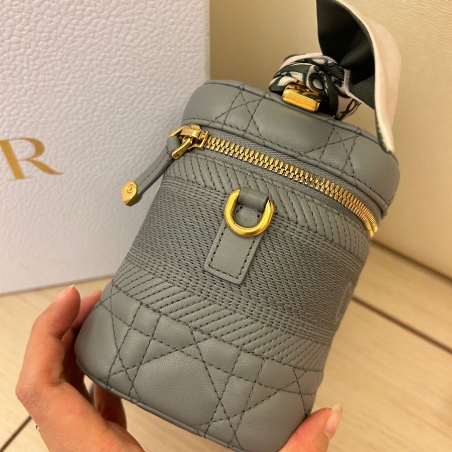 Dior 小碼 超甜 DiorTravel 化妝包 超美全皮革 藍灰色 很好裝-2