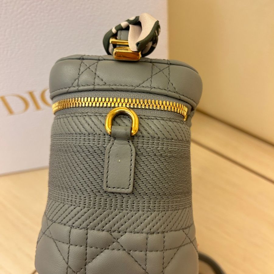 Dior 小碼 超甜 DiorTravel 化妝包 超美全皮革 藍灰色 很好裝-6