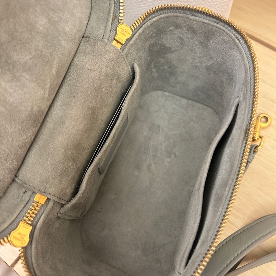 Dior 小碼 超甜 DiorTravel 化妝包 超美全皮革 藍灰色 很好裝-7