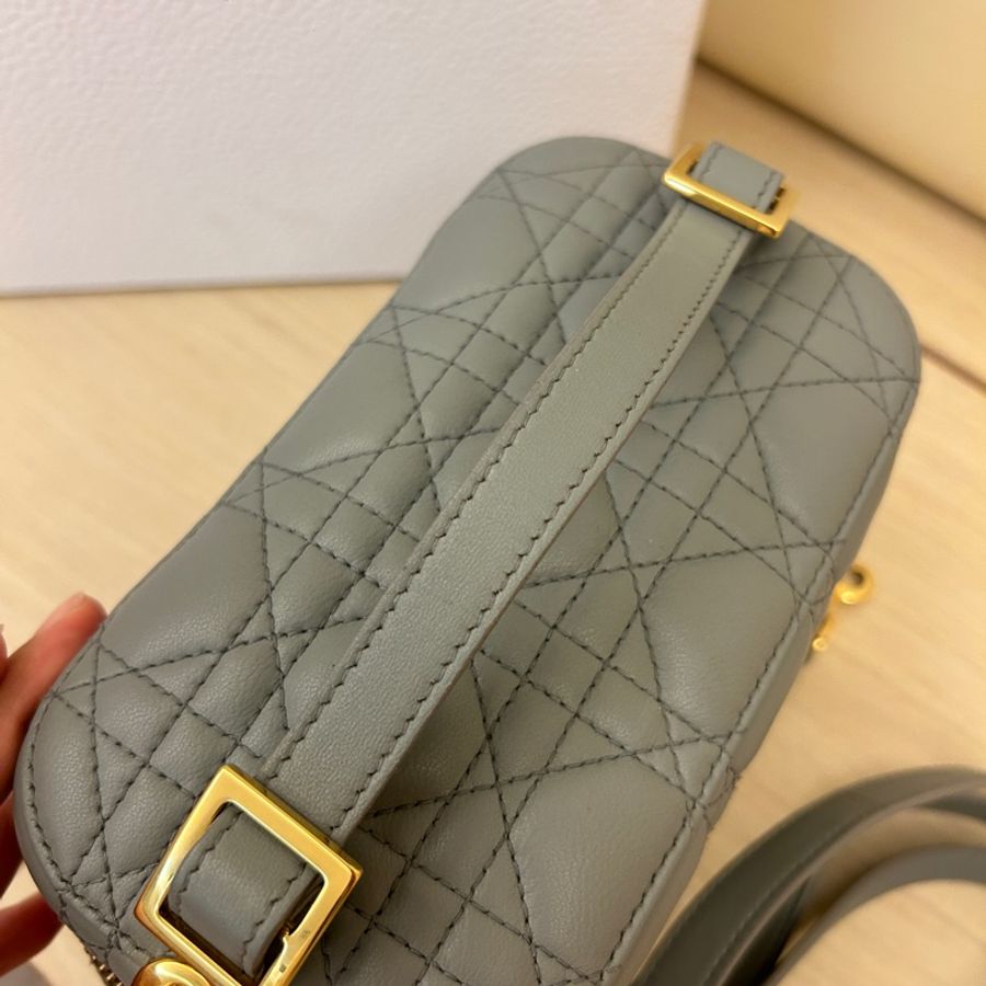 Dior 小碼 超甜 DiorTravel 化妝包 超美全皮革 藍灰色 很好裝-12