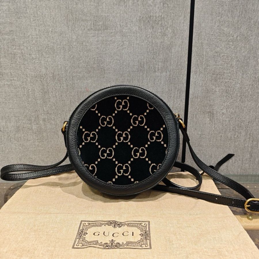 GUCCI/古馳絲絨金標圓餅斜挎包-1